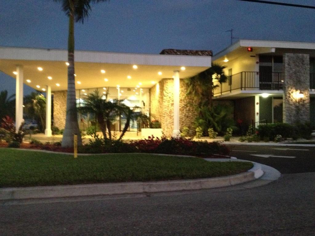 Dolphin Key Resort - קייפ קורל מראה חיצוני תמונה